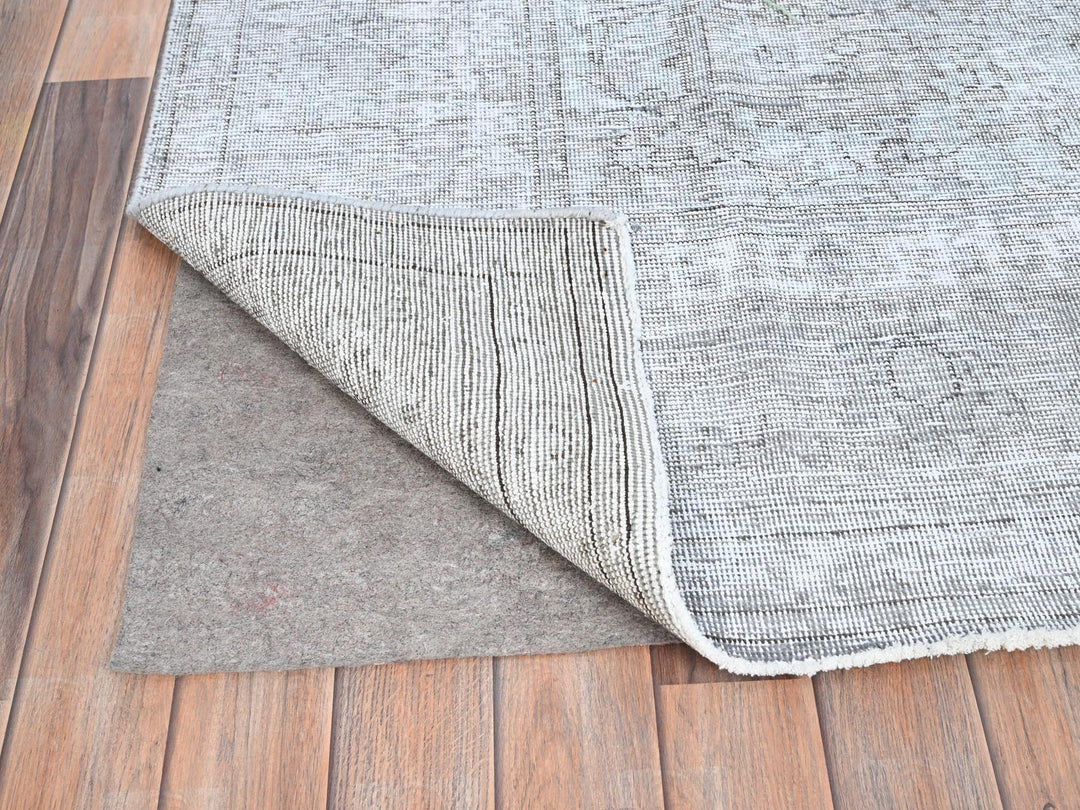 6'6" x 9'6" Vintage Hand Knotted Grey Wool Rectangle Oriental Rug - MOA10285402