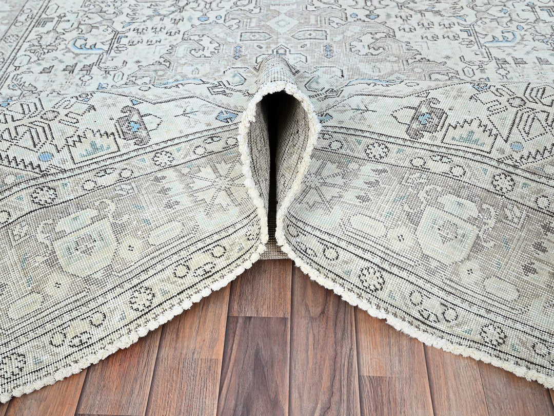 6'5" x 9'1" Vintage Hand Knotted Ivory Wool Rectangle Oriental Rug - MOA10286095