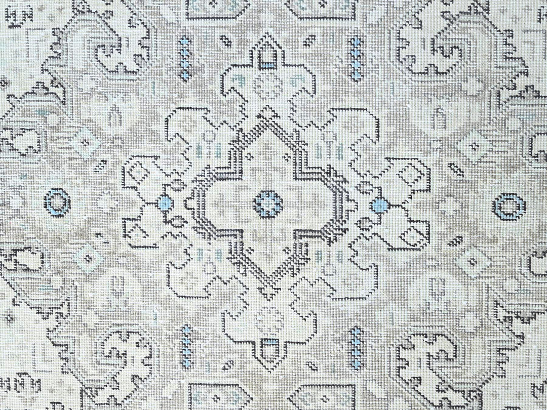 6'5" x 9'1" Vintage Hand Knotted Ivory Wool Rectangle Oriental Rug - MOA10286095
