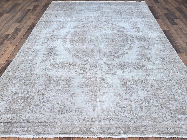 6'3" x 9'6" Vintage Hand Knotted Grey Wool Rectangle Oriental Rug - MOA10286098