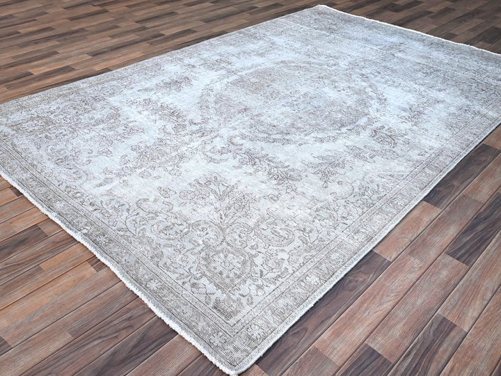 6'3" x 9'6" Vintage Hand Knotted Grey Wool Rectangle Oriental Rug - MOA10286098