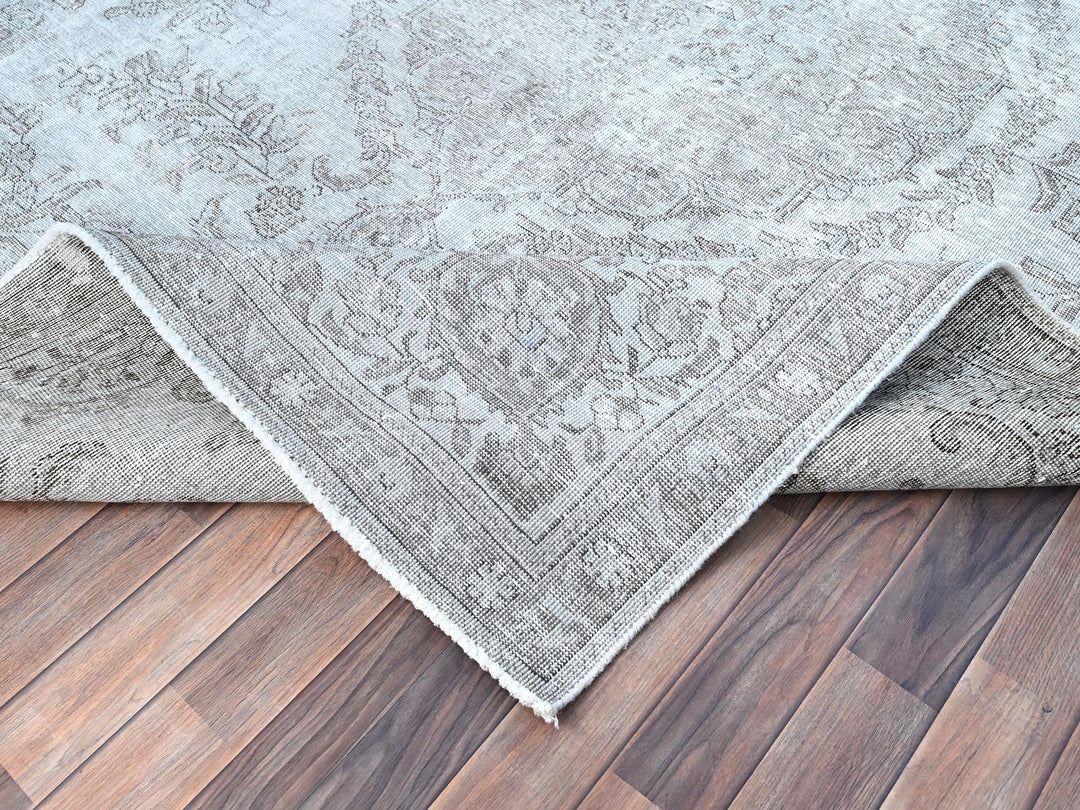 6'3" x 9'6" Vintage Hand Knotted Grey Wool Rectangle Oriental Rug - MOA10286098