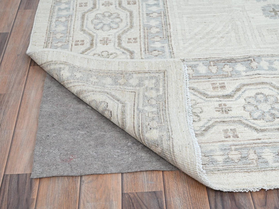 9'11" x 13'6" New Hand Knotted Ivory Wool Rectangle Oriental Rug - MOA10286521
