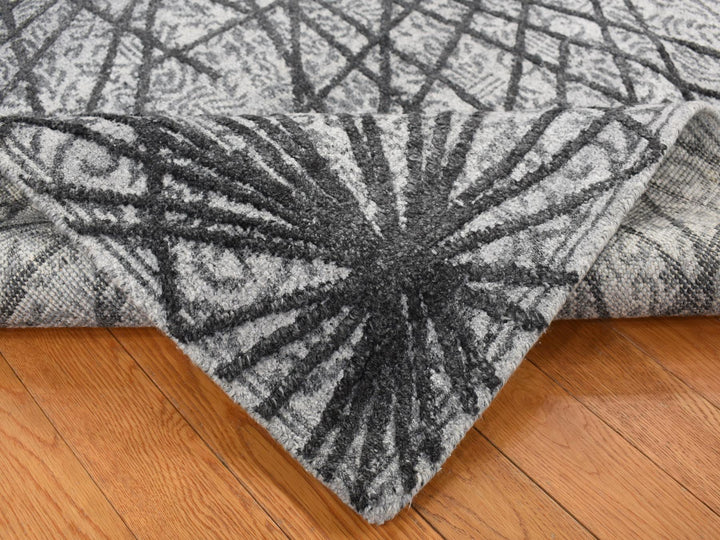 5'6" x 7'9" New Hand Knotted Grey Wool & Silk Rectangle Oriental Rug - MOA10287182
