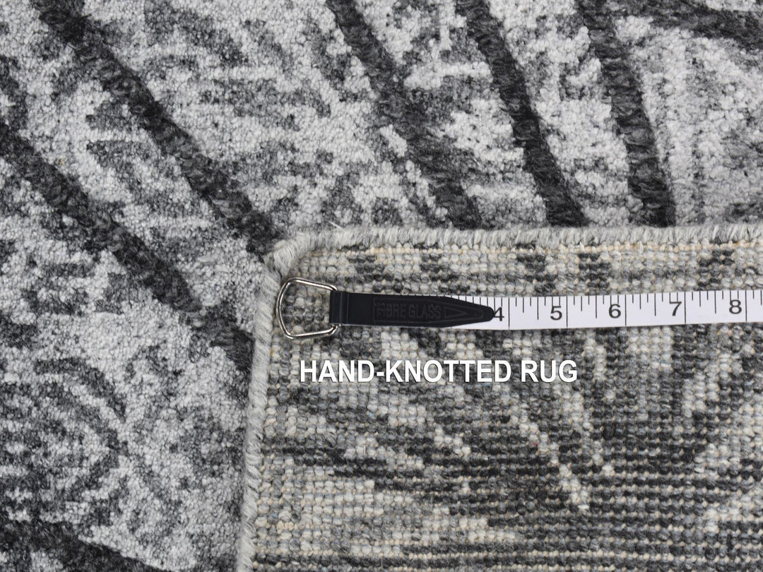 5'6" x 7'9" New Hand Knotted Grey Wool & Silk Rectangle Oriental Rug - MOA10287182
