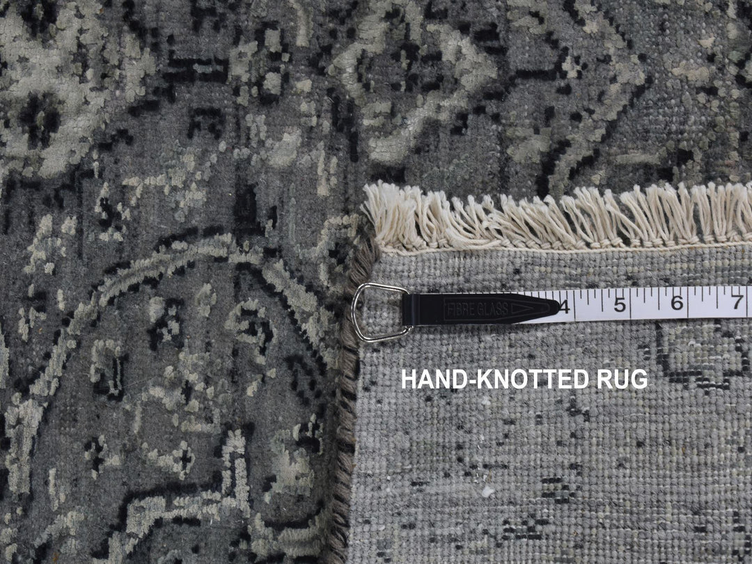 2'9" x 7'10" New Hand Knotted Grey Wool & Silk Runner Oriental Rug - MOA10287212