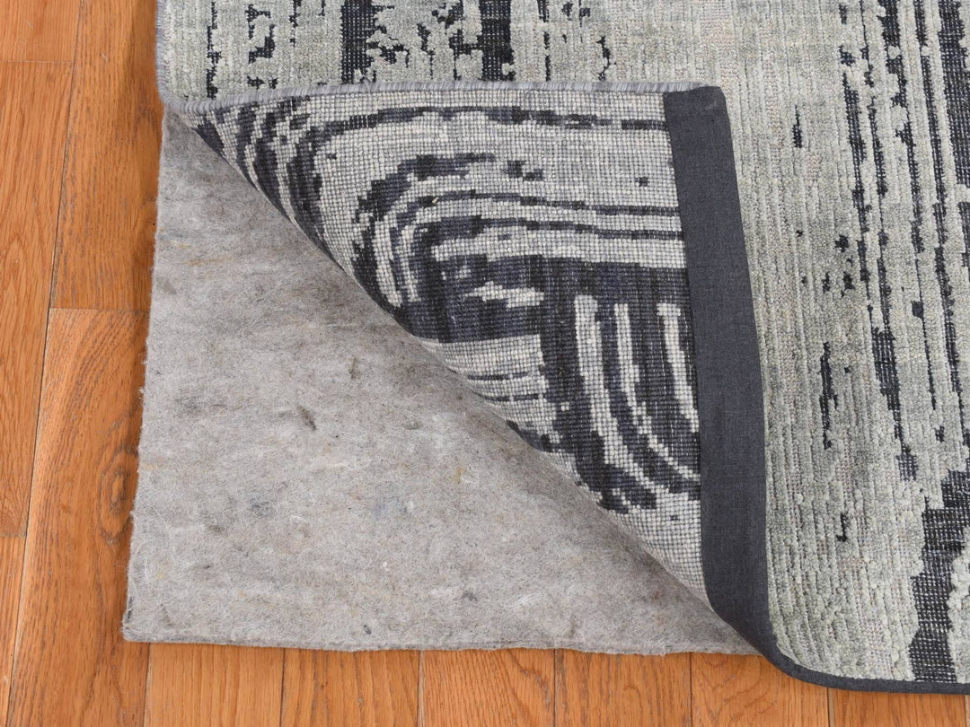 2'7" x 8'0" New Hand Knotted Grey Wool & Silk Runner Oriental Rug - MOA10287227