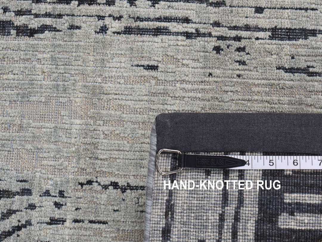 2'7" x 8'0" New Hand Knotted Grey Wool & Silk Runner Oriental Rug - MOA10287227