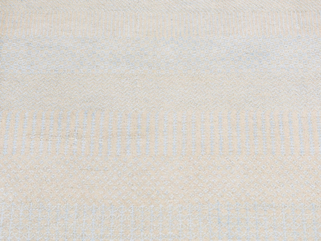 2'7" x 8'4" New Hand Knotted Ivory Wool & Silk Runner Oriental Rug - MOA10287233