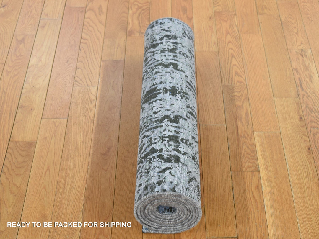 2'6" x 10'0" New Hand Knotted Grey Wool & Silk Runner Oriental Rug - MOA10287242