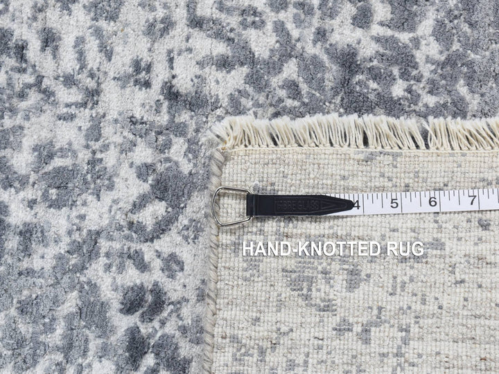 2'8" x 10'0" New Hand Knotted Grey Wool & Pure Silk Runner Oriental Rug - MOA10287269