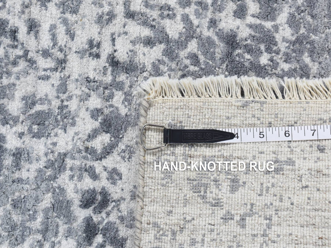 2'8" x 10'0" New Hand Knotted Grey Wool & Pure Silk Runner Oriental Rug - MOA10287270