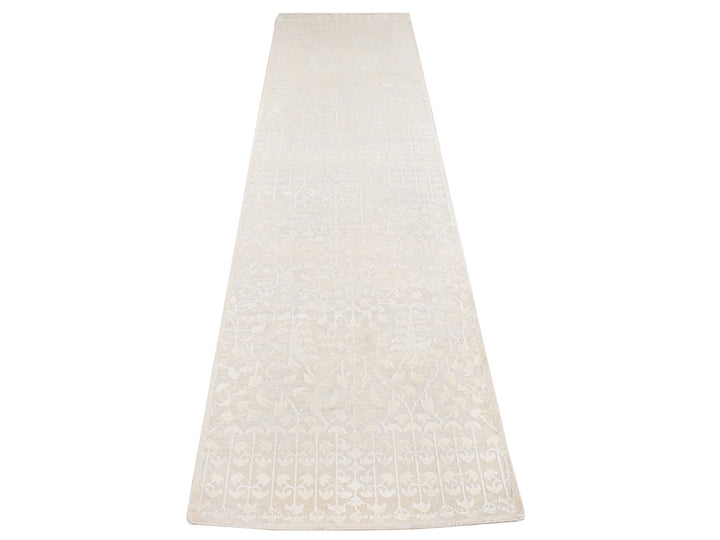 2'6" x 8'3" New Hand Knotted Ivory Wool & Silk Runner Oriental Rug - MOA10287290