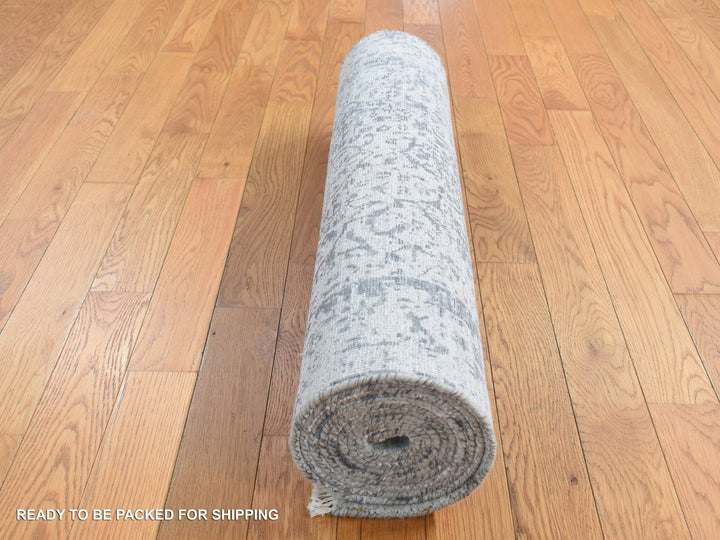 2'7" x 7'10" New Hand Knotted Grey Wool & Silk Runner Oriental Rug - MOA10287291