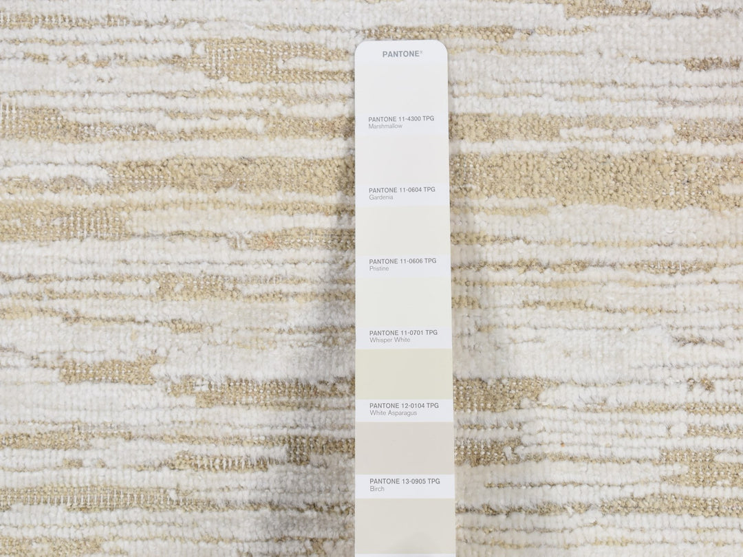 2'5" x 8'3" New Hand Knotted Ivory Wool & Silk Runner Oriental Rug - MOA10287293