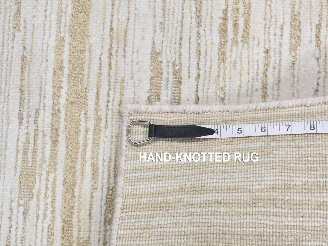 2'5" x 8'3" New Hand Knotted Ivory Wool & Silk Runner Oriental Rug - MOA10287293