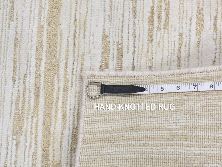 2'5" x 8'3" New Hand Knotted Ivory Wool & Silk Runner Oriental Rug - MOA10287293