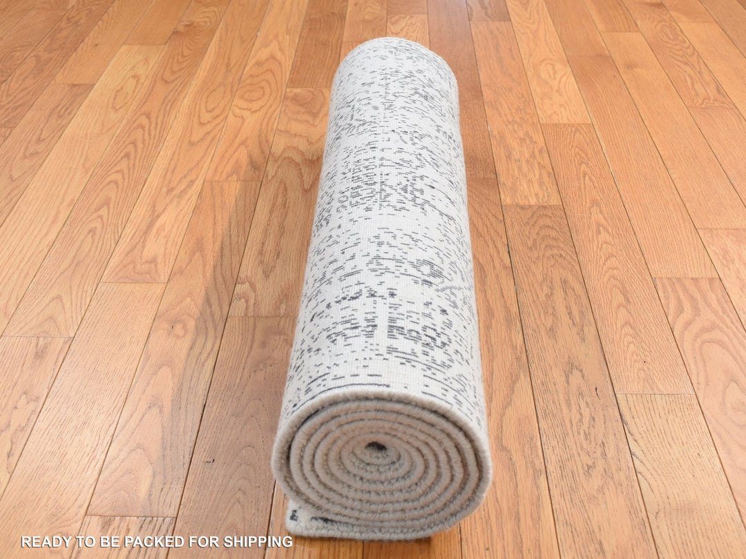 2'5" x 7'9" New Hand Loomed Grey Wool & Art Silk Runner Oriental Rug - MOA10287295