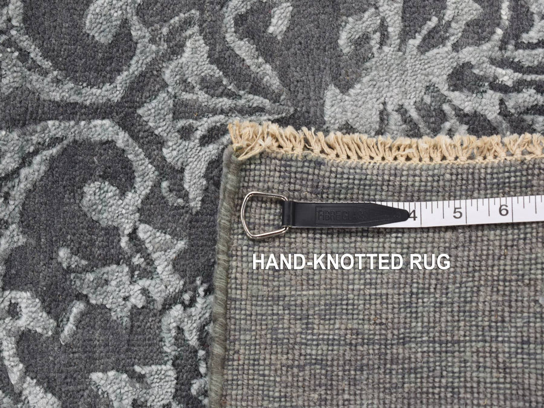 2'6" x 6'9" New Hand Knotted Grey Wool & Silk Runner Oriental Rug - MOA10287330