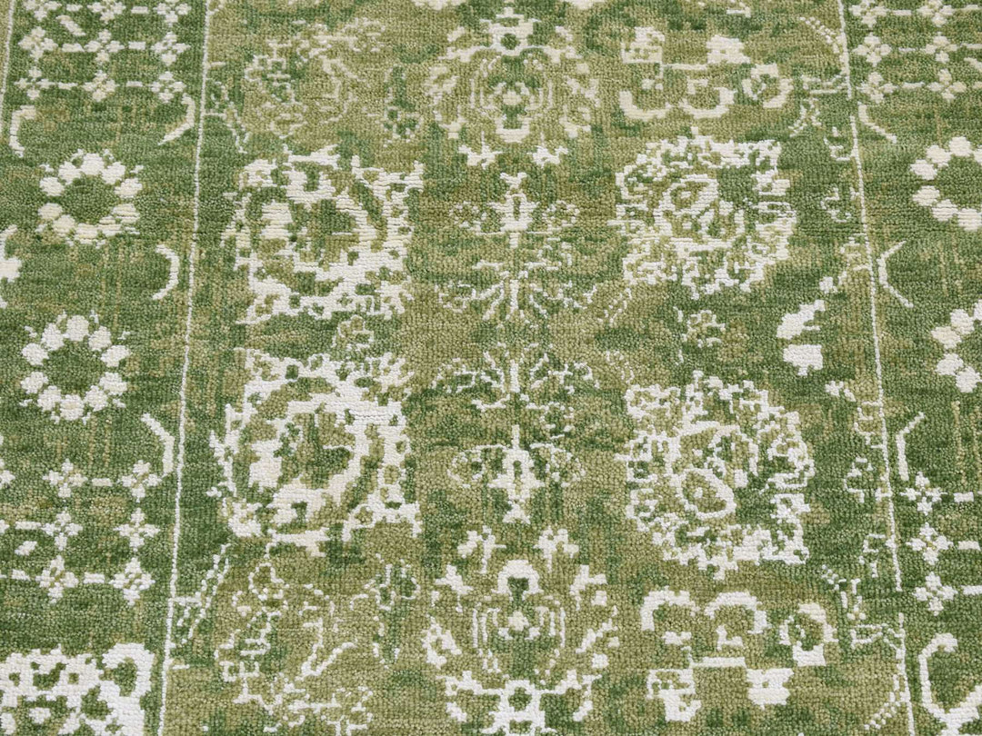2'6" x 6'0" New Hand Knotted Green Wool & Silk Runner Oriental Rug - MOA10287344