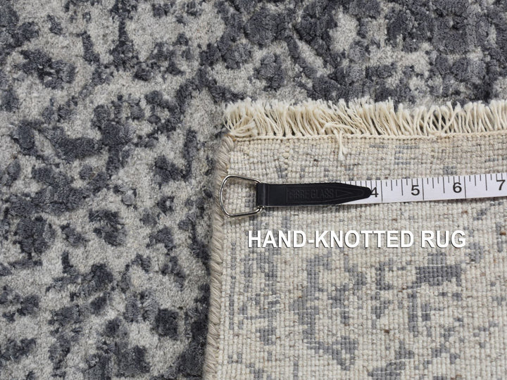 3'0" x 4'10" New Hand Knotted Grey Wool & Pure Silk Rectangle Oriental Rug - MOA10287605