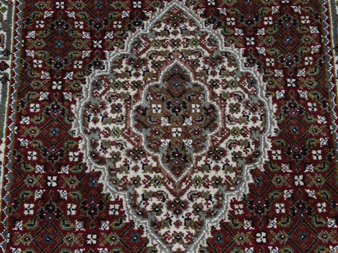 2'8" x 6'10" New Hand Knotted Red Wool Runner Oriental Rug - MOA10287722