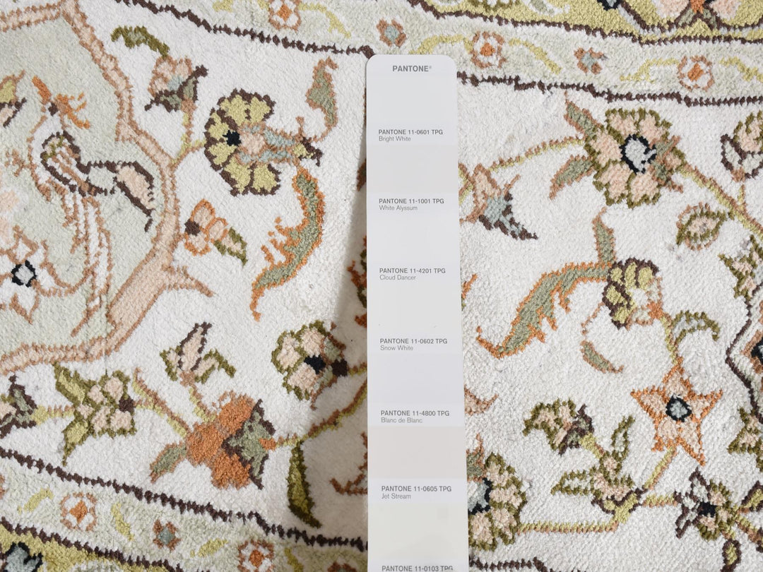 9'1" x 9'1" New Hand Knotted Ivory Silk Round Oriental Rug - MOA10287755