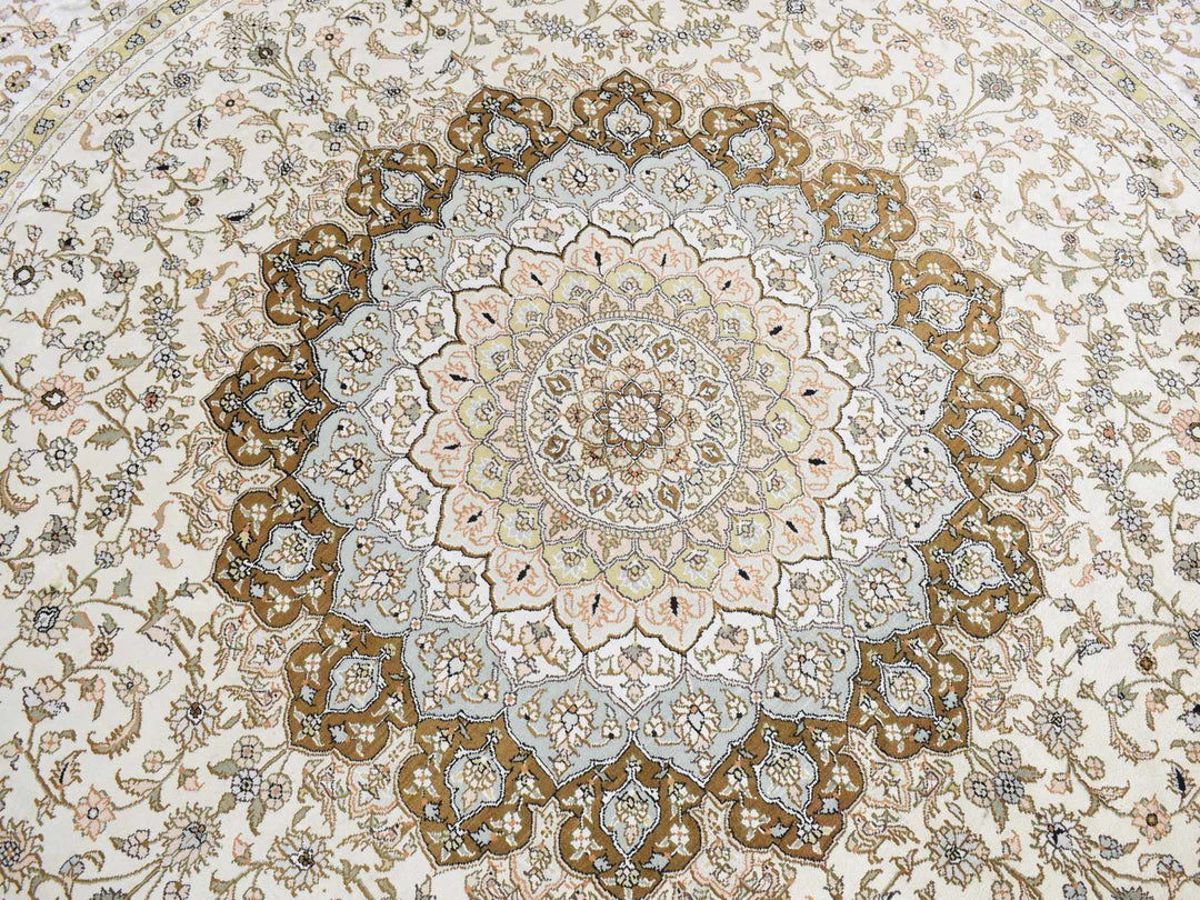 9'1" x 9'1" New Hand Knotted Ivory Silk Round Oriental Rug - MOA10287755