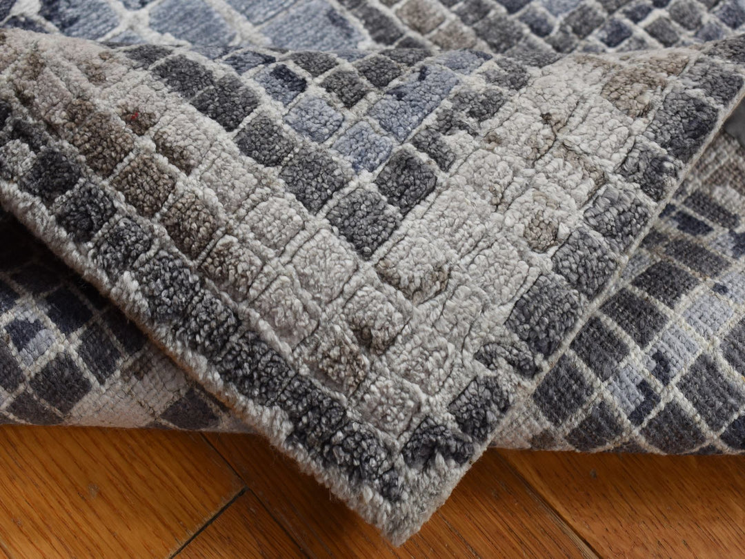 2'3" x 3'2" New Hand Knotted Grey Wool & Silk Rectangle Oriental Rug - MOA10287801
