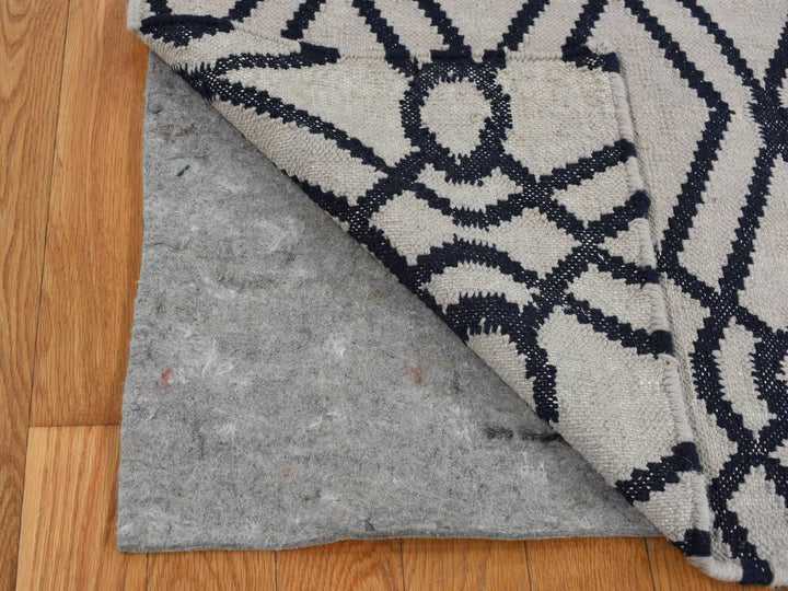 2'9" x 6'0" New Hand Woven Grey Wool Runner Oriental Rug - MOA10287834
