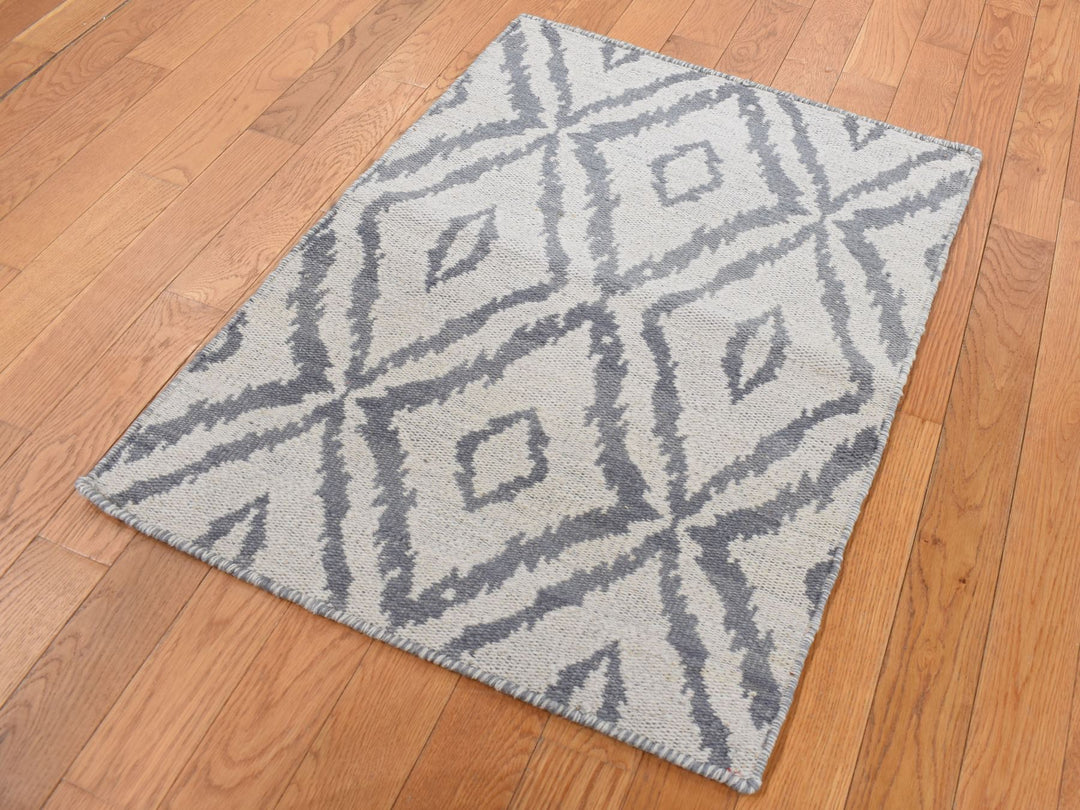 2'0" x 3'3" New Hand Woven Grey Wool Rectangle Oriental Rug - MOA10287848