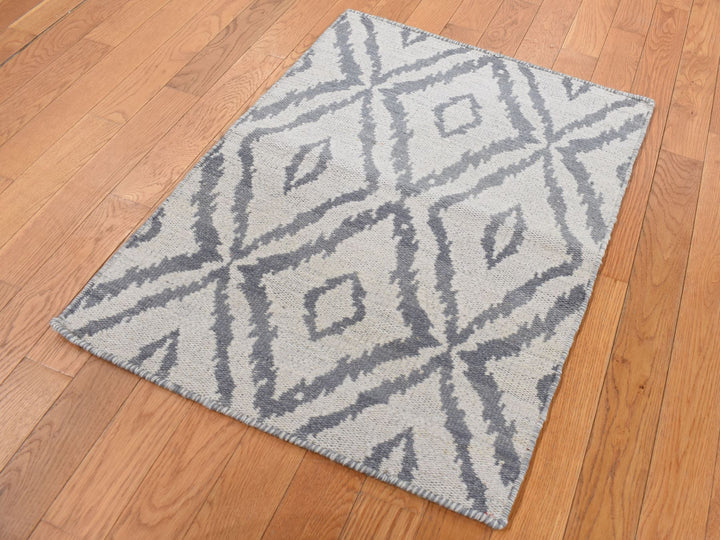 2'0" x 3'3" New Hand Woven Grey Wool Rectangle Oriental Rug - MOA10287848