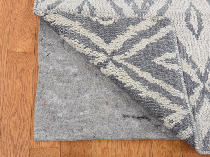 2'0" x 3'3" New Hand Woven Grey Wool Rectangle Oriental Rug - MOA10287848