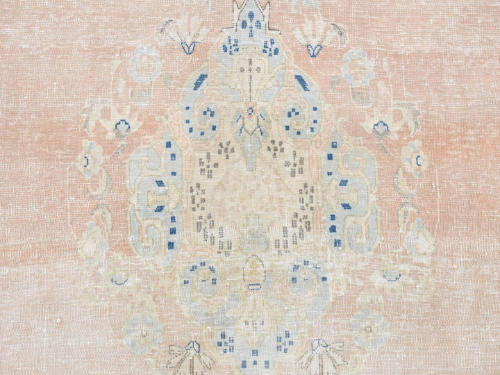 4'7" x 6'7" Vintage Hand Knotted Pink Worn Wool Rectangle Oriental Rug - MOA10287930