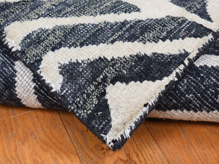2'2" x 2'2" New Hand Knotted Black Wool & Silk Square Oriental Rug - MOA10287990