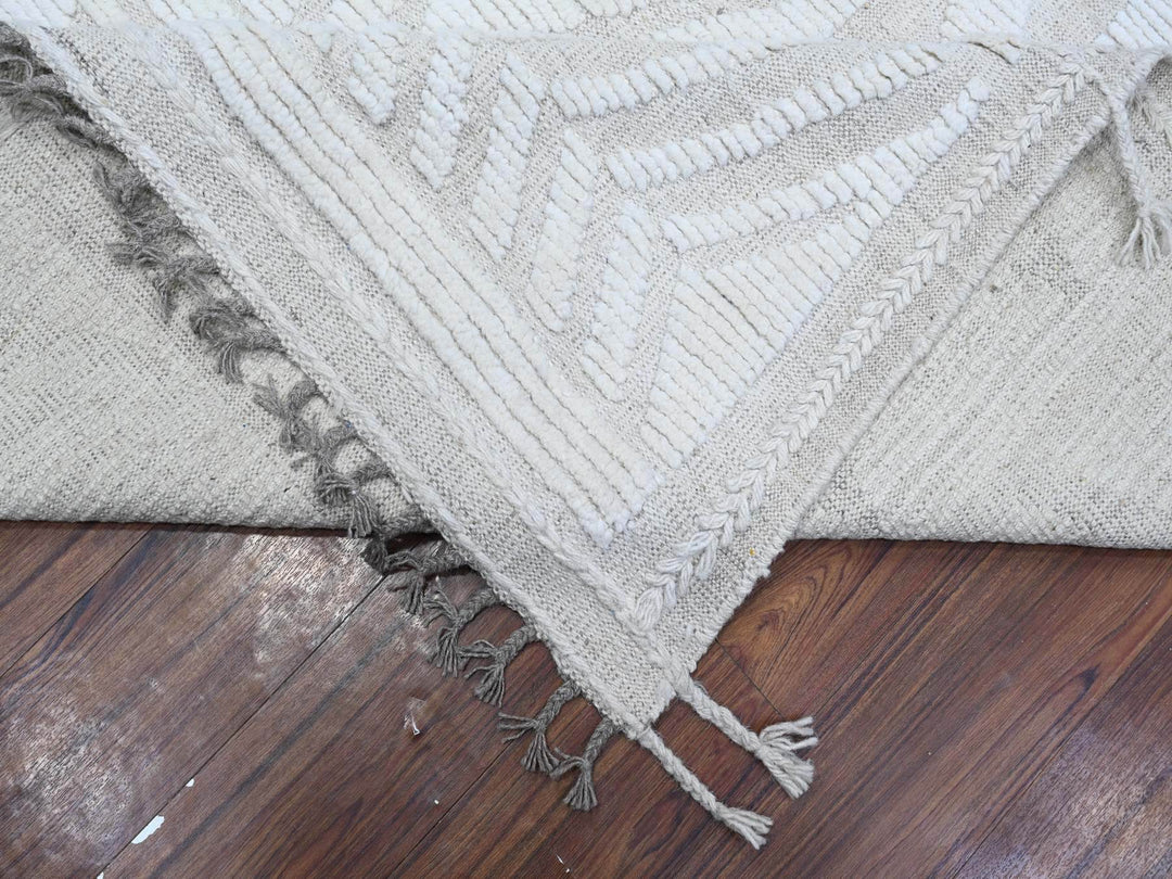 9'11" x 14'2" New Hand Knotted Ivory Wool Rectangle Oriental Rug - MOA10289174