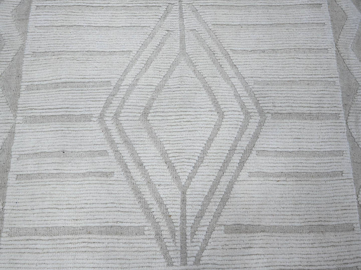 9'11" x 14'2" New Hand Knotted Ivory Wool Rectangle Oriental Rug - MOA10289174