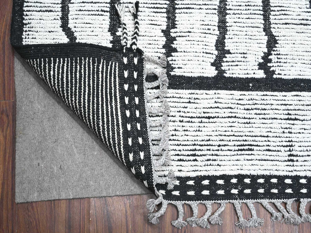 9'11" x 14'0" New Hand Knotted Ivory Wool Rectangle Oriental Rug - MOA10289315