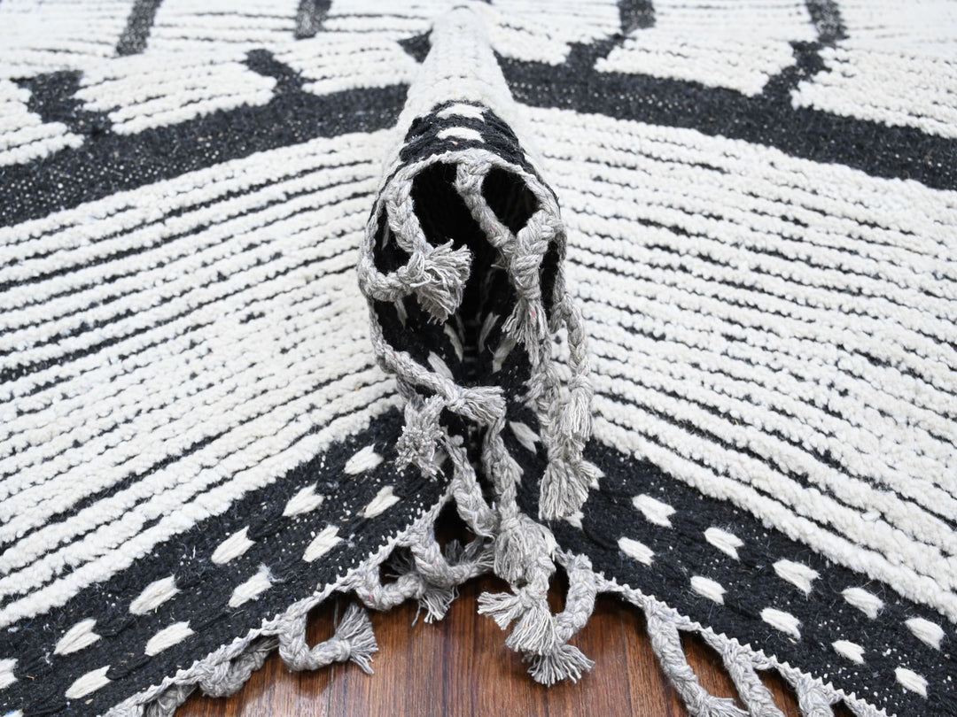 9'11" x 14'0" New Hand Knotted Ivory Wool Rectangle Oriental Rug - MOA10289315