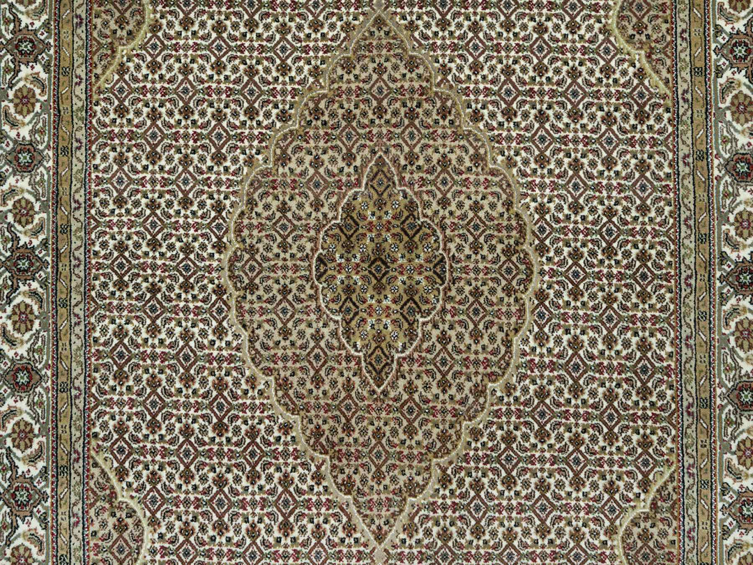 5'10" x 9'2" New Hand Knotted Ivory Wool Rectangle Oriental Rug - MOA10290598