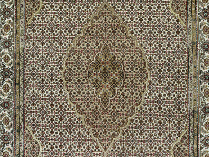 5'10" x 9'2" New Hand Knotted Ivory Wool Rectangle Oriental Rug - MOA10290598
