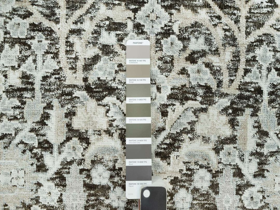 2'6" x 10'0" New Hand Knotted Grey Wool & Silk Runner Oriental Rug - MOA10290680