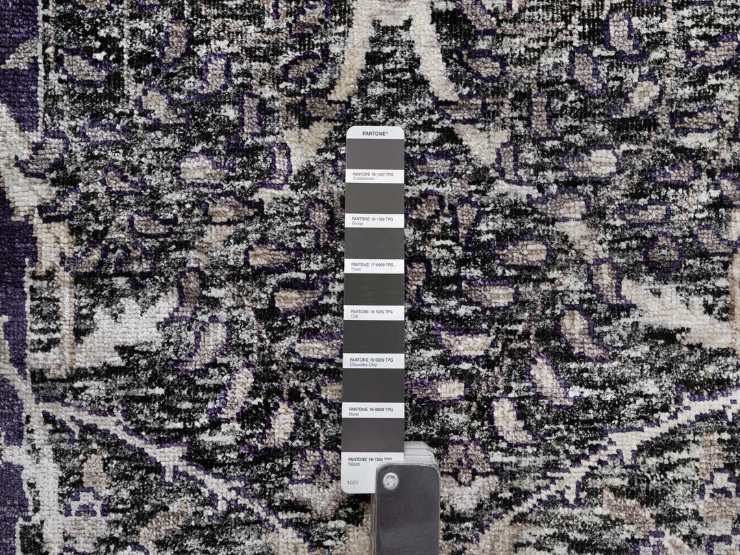 7'10" x 7'10" New Hand Knotted Black Wool & Silk Round Oriental Rug - MOA10290973