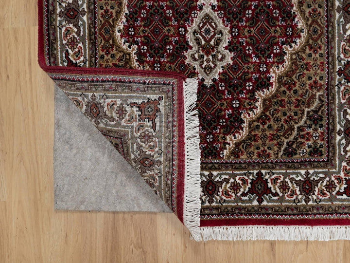 2'10" x 5'1" New Hand Knotted Red Wool Rectangle Oriental Rug - MOA10290984