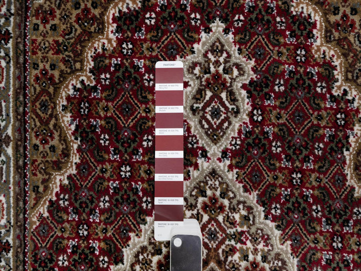 2'10" x 5'1" New Hand Knotted Red Wool Rectangle Oriental Rug - MOA10290984