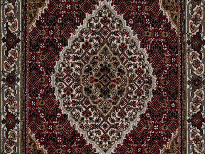 2'10" x 5'1" New Hand Knotted Red Wool Rectangle Oriental Rug - MOA10290984