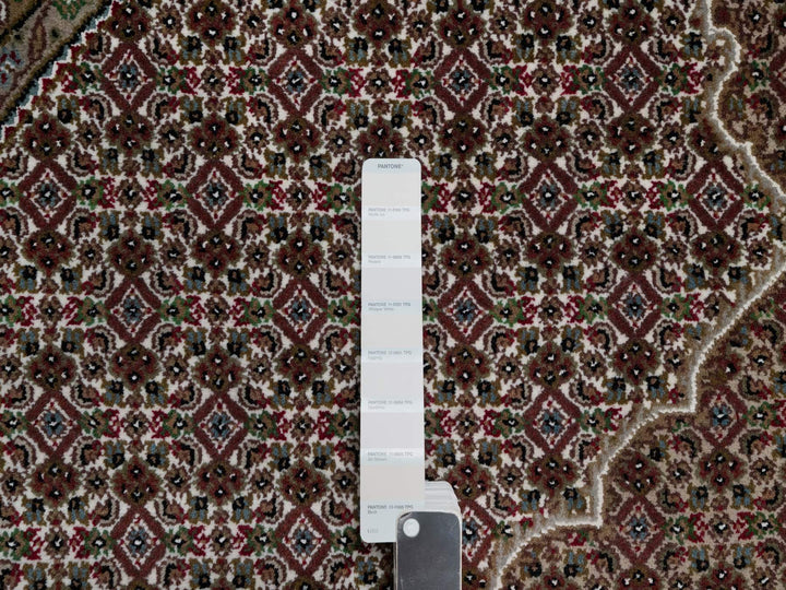 7'6" x 7'6" New Hand Knotted Ivory Wool Round Oriental Rug - MOA10291042
