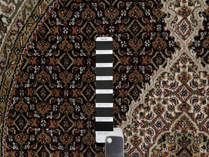 4'10" x 4'10" New Hand Knotted Black Wool Round Oriental Rug - MOA10291077