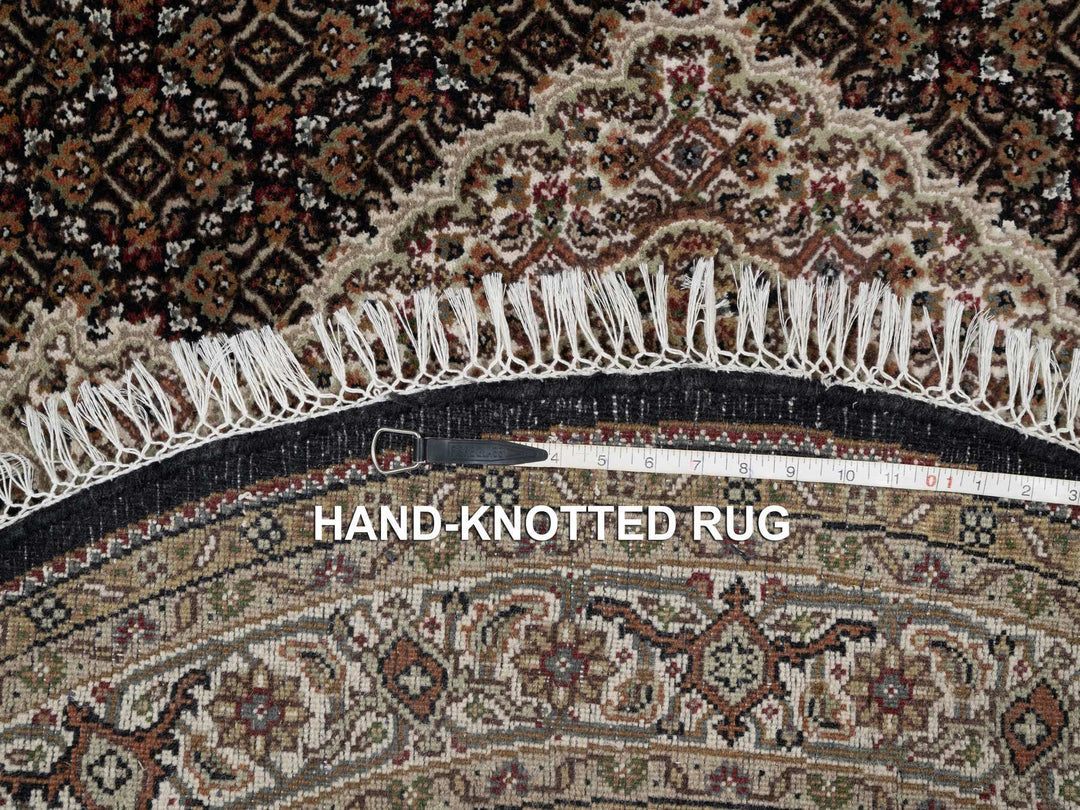 4'10" x 4'10" New Hand Knotted Black Wool Round Oriental Rug - MOA10291077