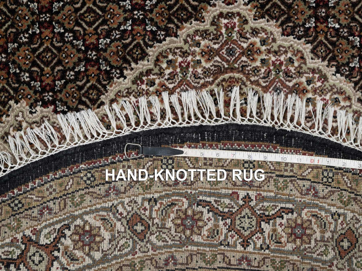 4'10" x 4'10" New Hand Knotted Black Wool Round Oriental Rug - MOA10291077